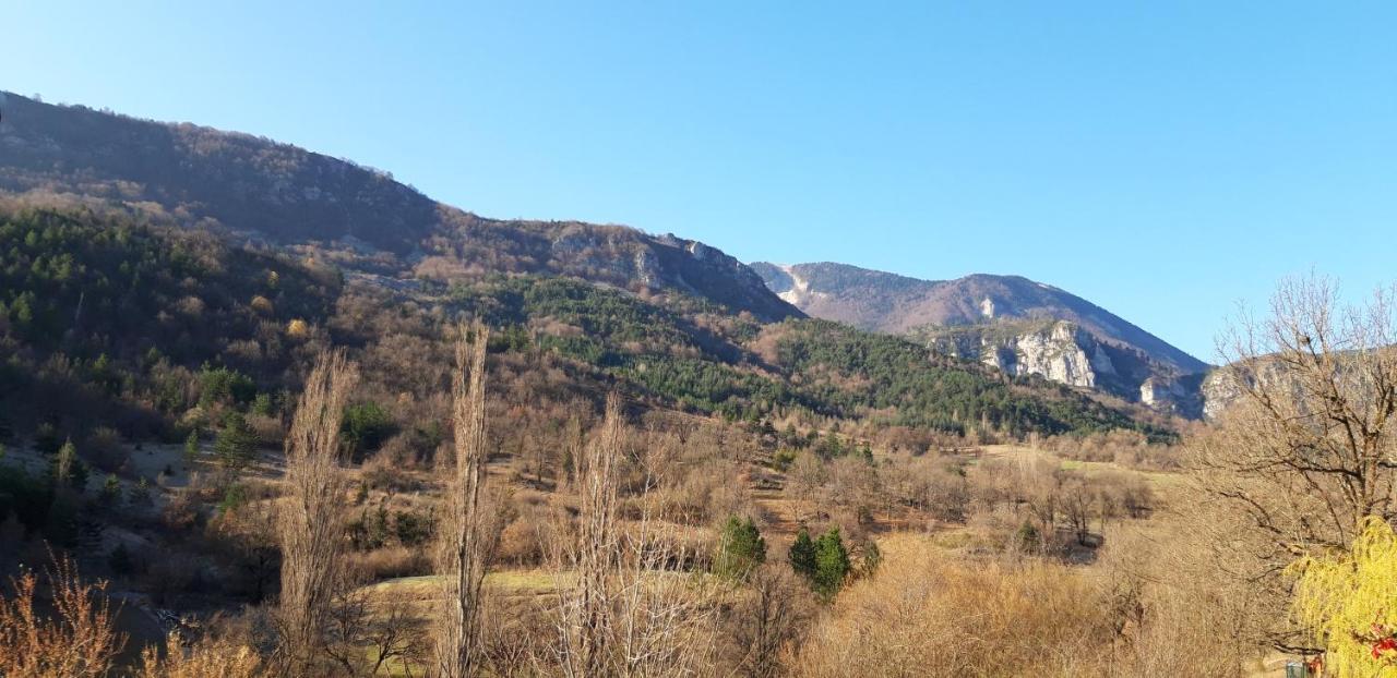 Gites Les Costoliers Chateauneuf-Miravail Екстер'єр фото