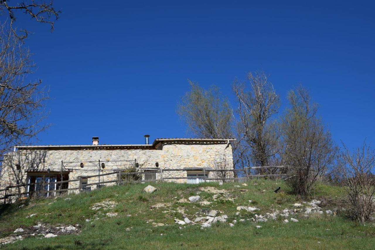 Gites Les Costoliers Chateauneuf-Miravail Екстер'єр фото
