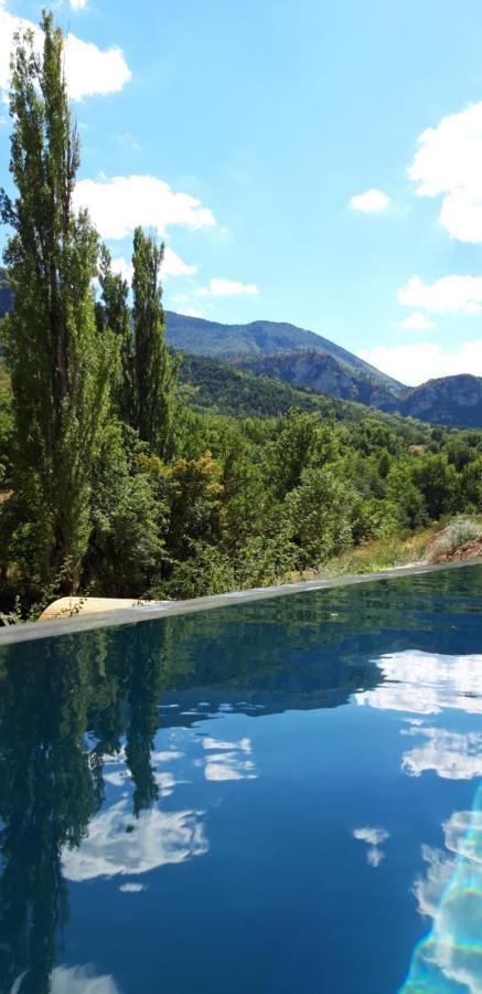 Gites Les Costoliers Chateauneuf-Miravail Екстер'єр фото