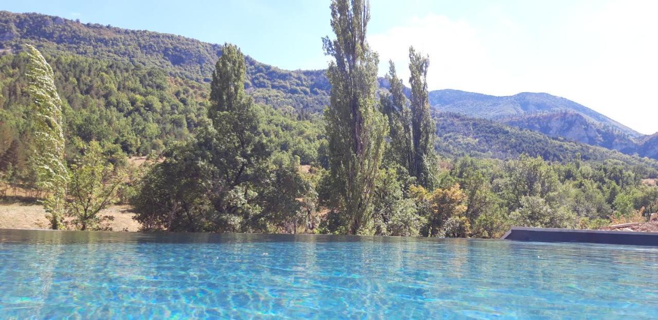 Gites Les Costoliers Chateauneuf-Miravail Екстер'єр фото