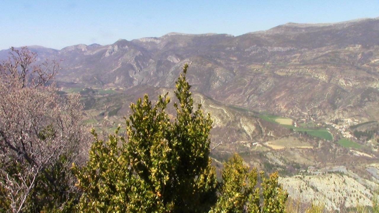 Gites Les Costoliers Chateauneuf-Miravail Екстер'єр фото