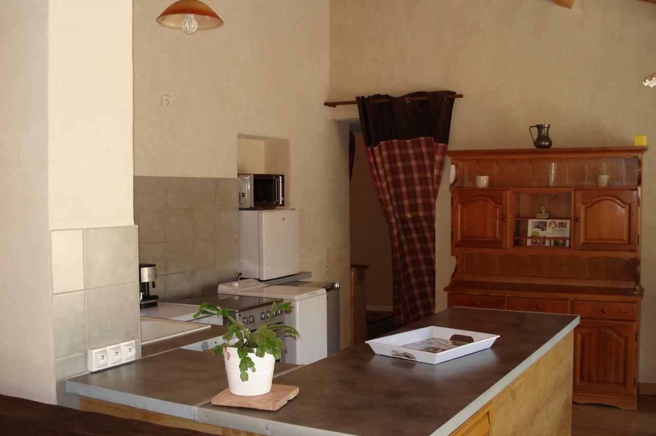 Gites Les Costoliers Chateauneuf-Miravail Екстер'єр фото